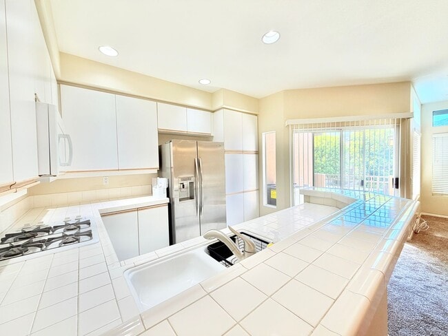 Building Photo - 938 S Country Glen Way