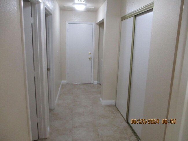 Building Photo - 8216 Grassy Point Cir