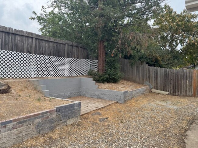 Building Photo - Duplex for Rent in Sacramento, CA