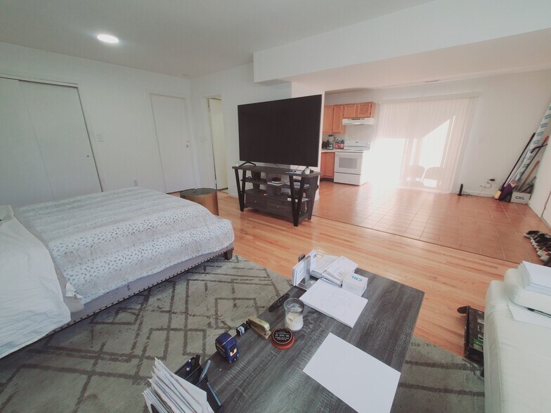 Building Photo - 42 Dora St