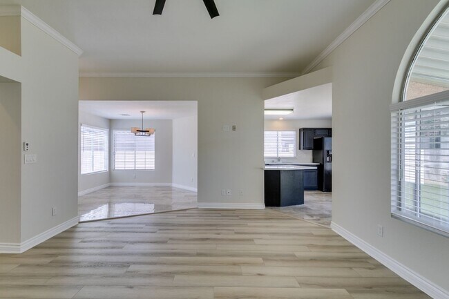 Building Photo - 434 Viewmont Dr