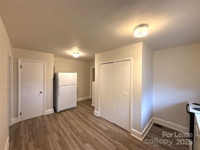 Building Photo - 1522 Browns Ave