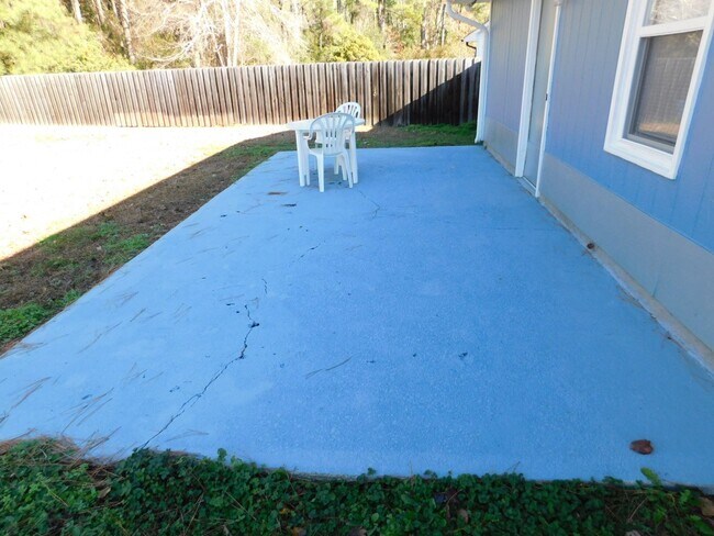 Building Photo - Charming Home in Havelock