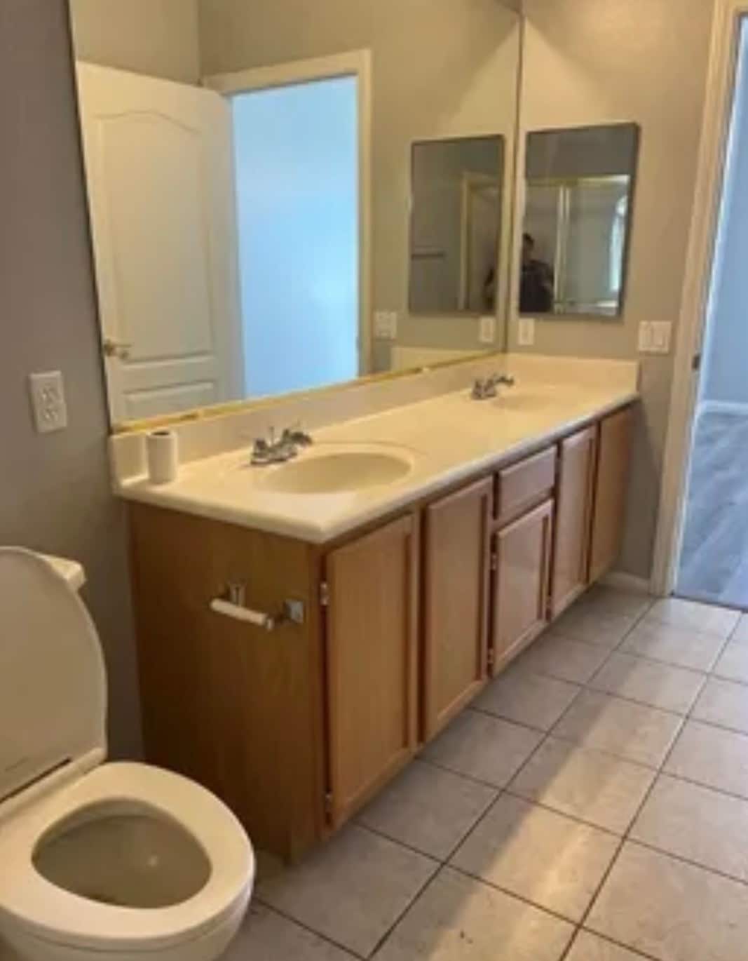 Building Photo - 700 Carnegie St