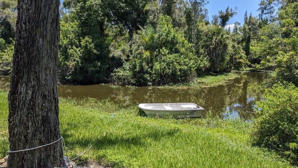 Building Photo - 3232 Carrington Dr