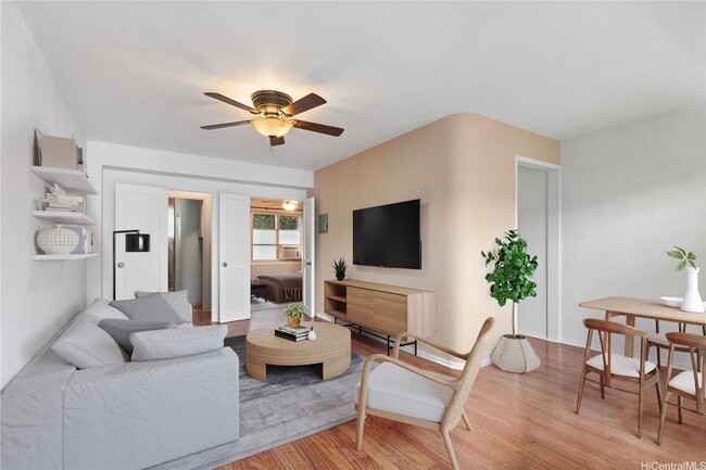 Building Photo - Available now! 1BD/1BA/1PKG at Hawaiiana Gardens in Waikiki.
