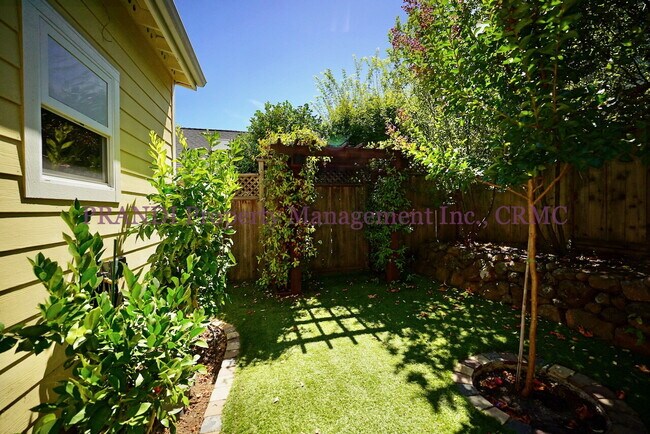 Building Photo - Gerstile Park Gem, With Upgraded Finishes ...