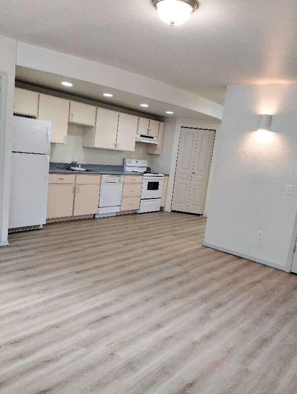 Building Photo - 1949 S 9th St W