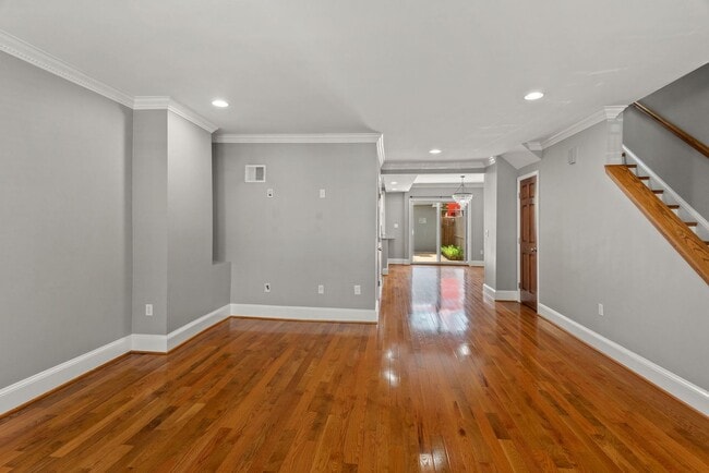 Building Photo - Available Now! 5 Minute Walk From Nats Park- 20 minute walk from Capitol Hill- 3 Bedroom 2.5 Bath...