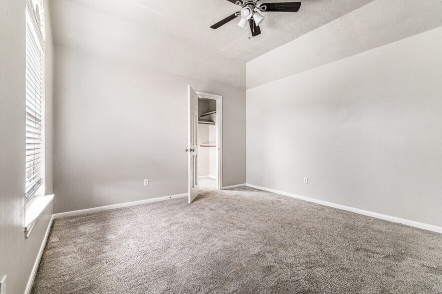 Building Photo - 3107 Lavender Candle Dr