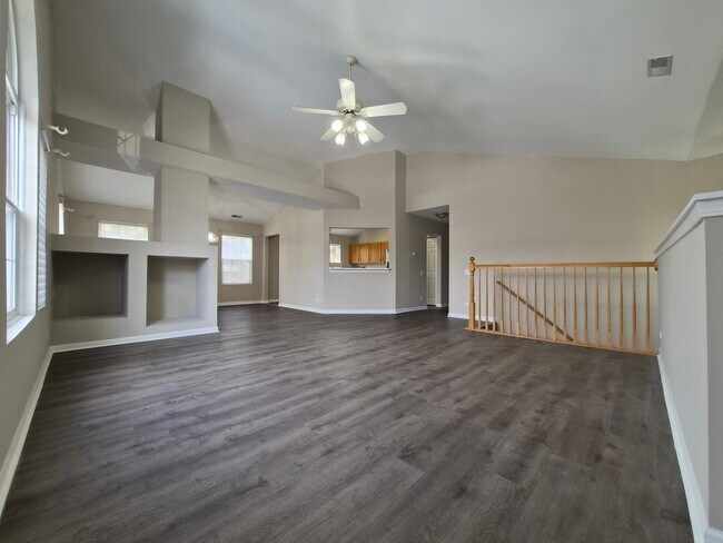 Building Photo - 2850 Stonewater Dr