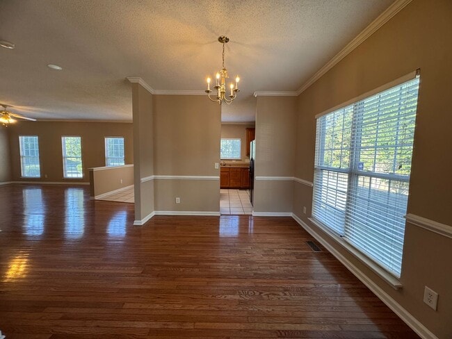 Building Photo - Fabulous 4BR 2.5 Home