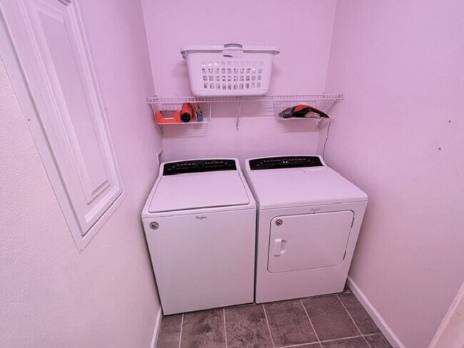 Building Photo - Spacious and Bright Eagle River Home with a Gorgeous View!