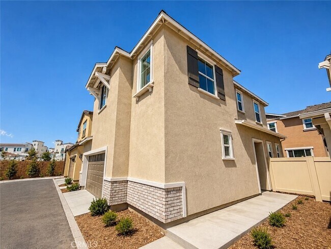 Building Photo - 28274 Via Garnicia