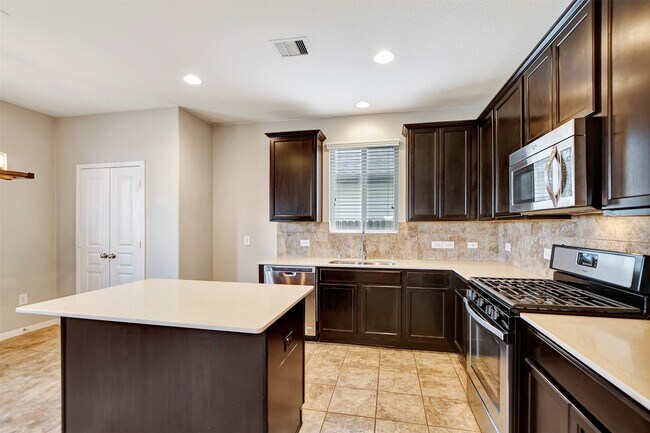 Building Photo - 5439 Baronet Dr