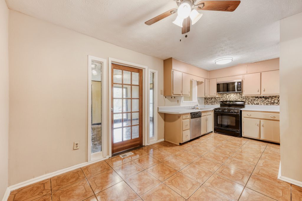 Building Photo - 3160 Kipling Dr