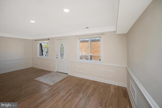 Building Photo - 3890 Mariposa Pl