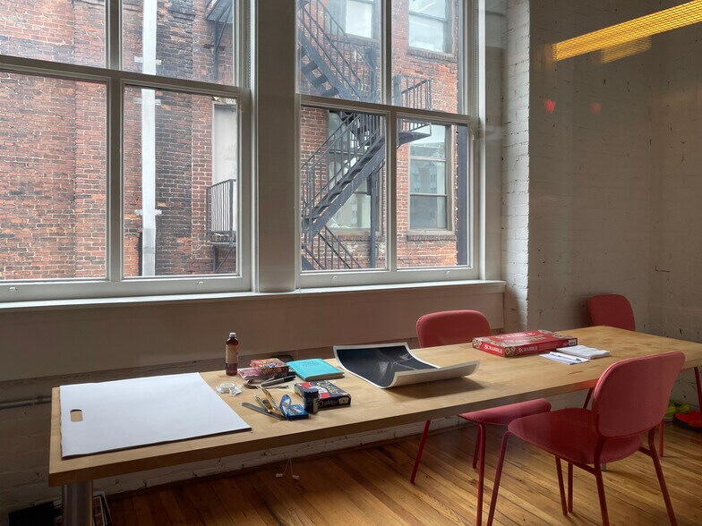 Building Photo - 945 Liberty Ave