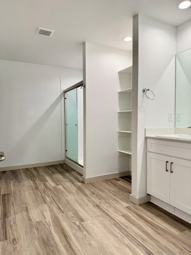 Building Photo - Frenship ISD Perfection! Stunning 4 Bed, 2...