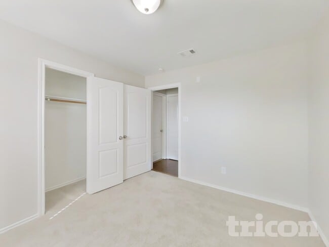 Building Photo - 21207 Woodland Green Dr