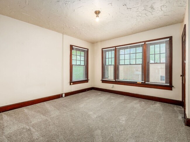 Building Photo - 2086-2090 N 4th St