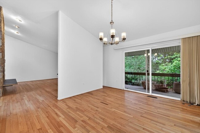 Building Photo - 9404 Woodington Dr