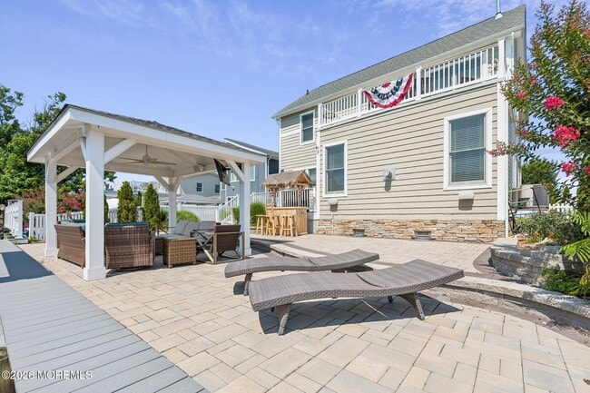 Building Photo - 45 E Pampano Dr