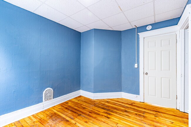 Building Photo - 292 Reynolds St