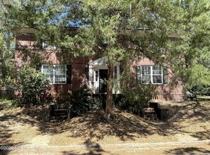 Building Photo - 1557 Ingleside Ave