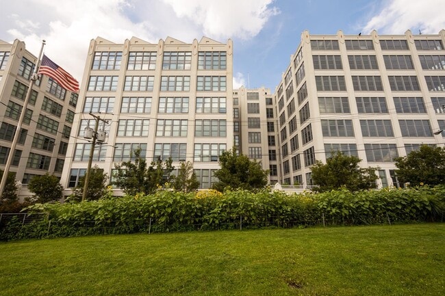 Building Photo - 50 Dey St