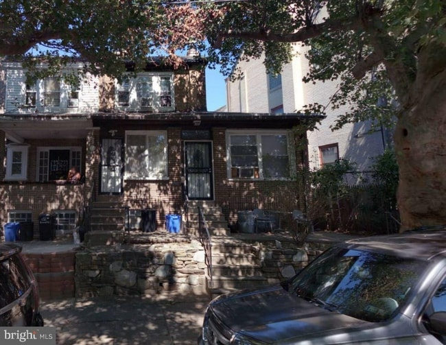 Building Photo - 523 W Nedro Ave