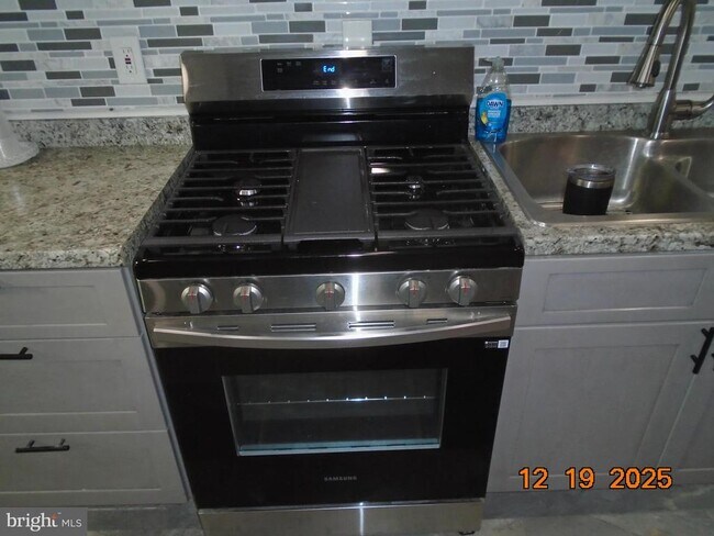 Building Photo - 2903 Jefferson St