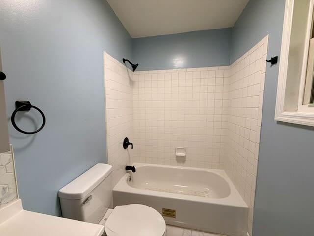 Building Photo - 9315 Castle Falls Cir