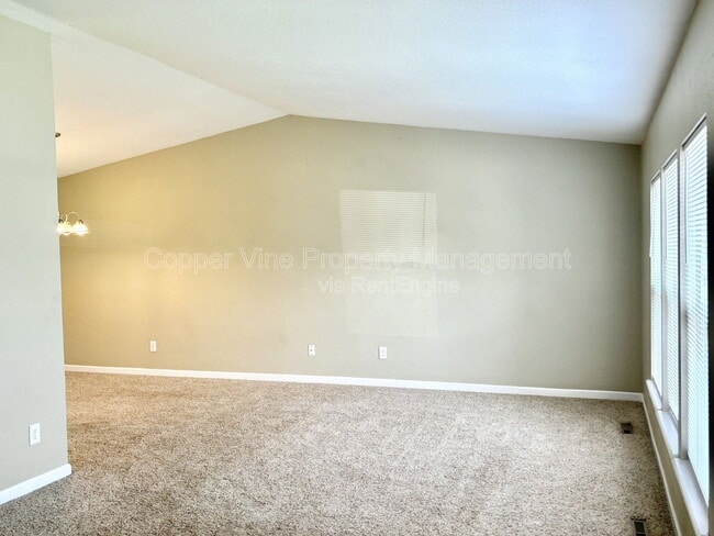 Building Photo - 9319 W 92nd Ave