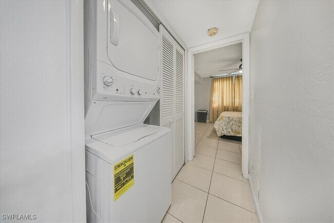 Building Photo - 3170 Seasons Way