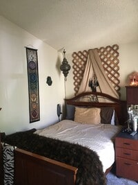 Building Photo - Nice updated Townhouse with off street parking.