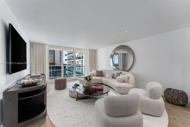 Building Photo - 2301 Collins Ave