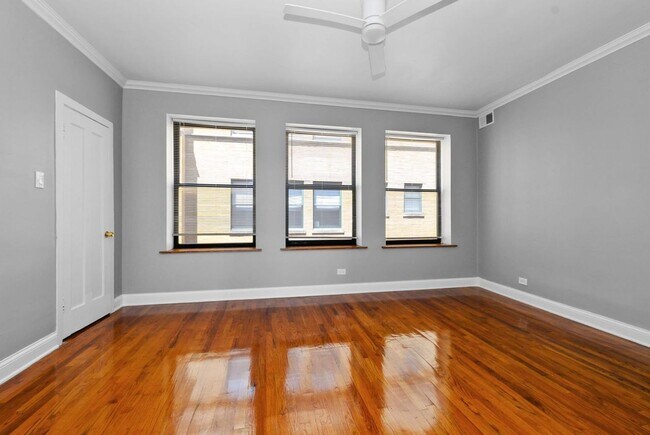 Building Photo - Two Bedroom Unit in South Shore