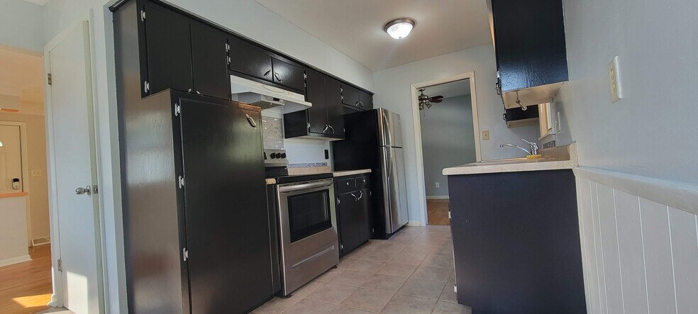 Building Photo - 3901 SW 7th St