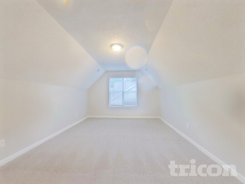 Building Photo - 10007 Northwoods Forest Dr