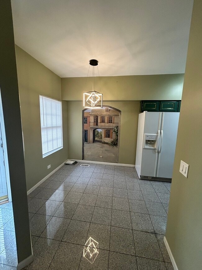 Building Photo - 935 Viewpoint Dr