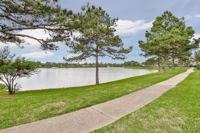 Building Photo - 14603 Whispering Cypress Dr