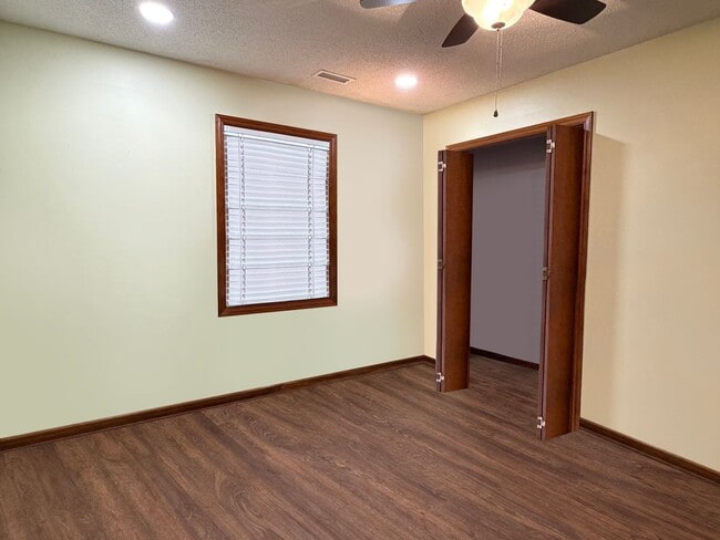 Building Photo - Two bedroom duplex apartment