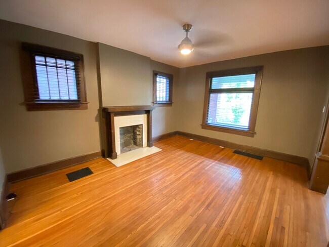 Building Photo - 55 W Patterson Ave