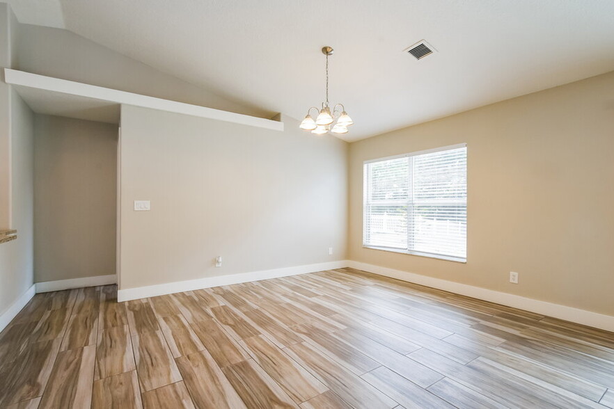 Building Photo - 12123 Woodglen Cir