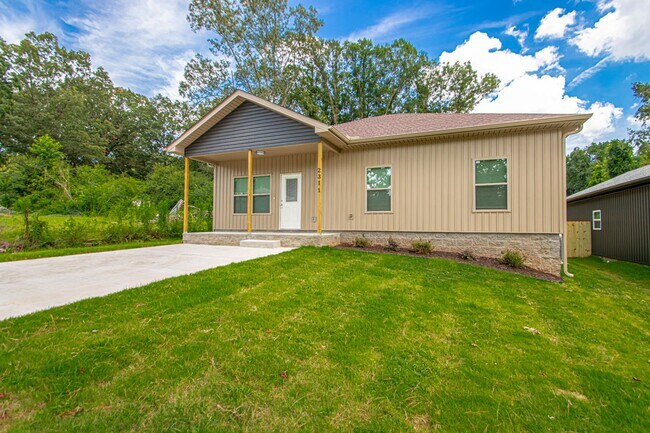 Building Photo - 2311 Nichols Rd