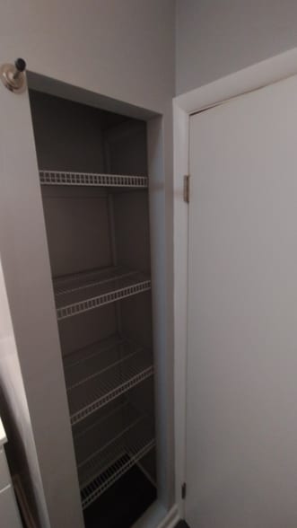 Building Photo - 57 Kirby Ave