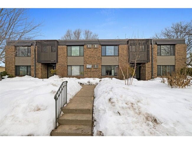 Building Photo - 3624 E 38th St