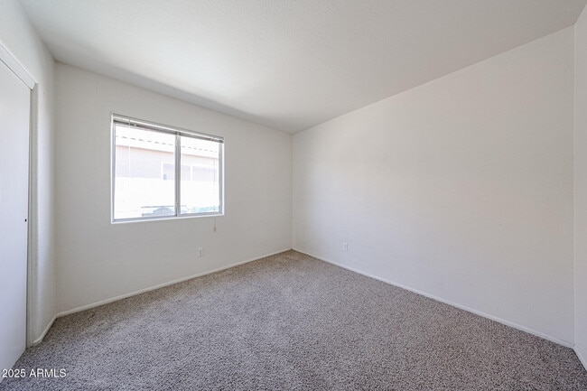 Building Photo - 3211 W Abraham Ln