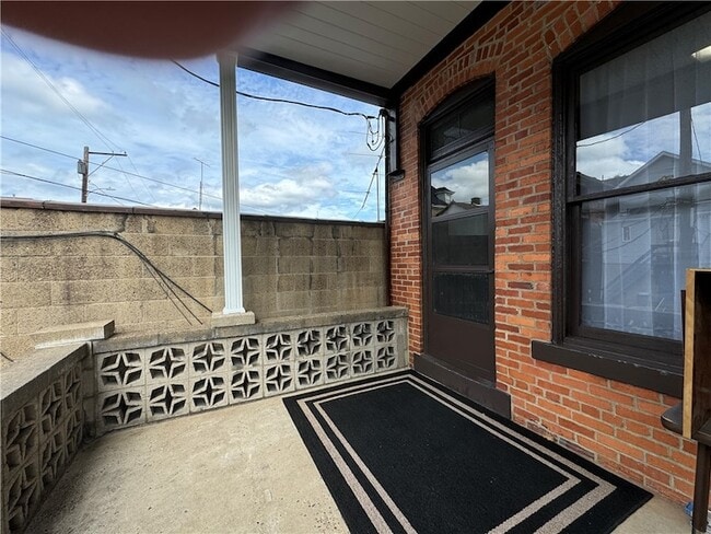 Building Photo - 407 Fallowfield Ave